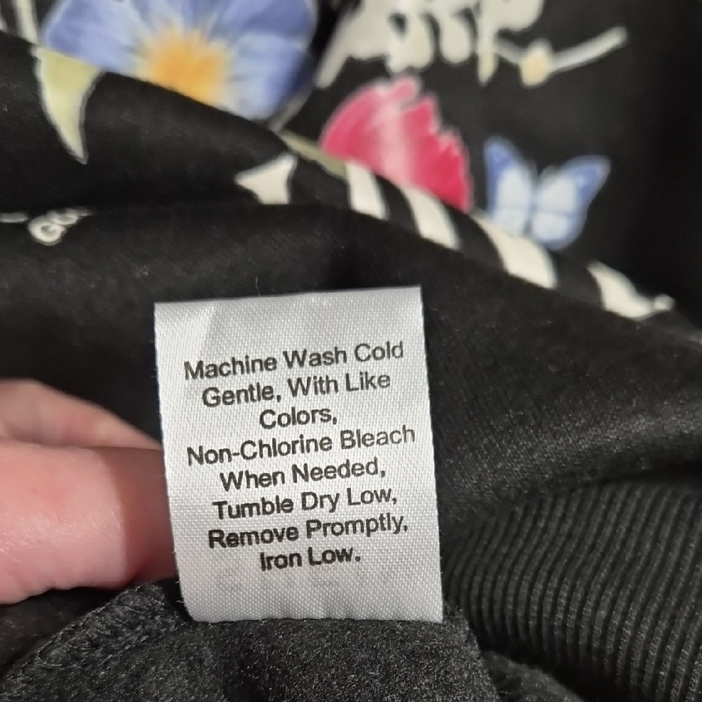 Black Scripture Sweatshirt with Floral Graphic Size Small NWOT - Picture 7 of 8